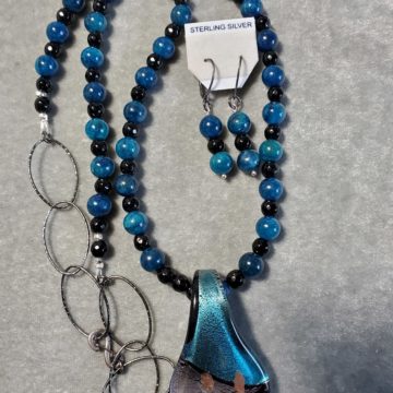 Apatite, Onyx and Glass